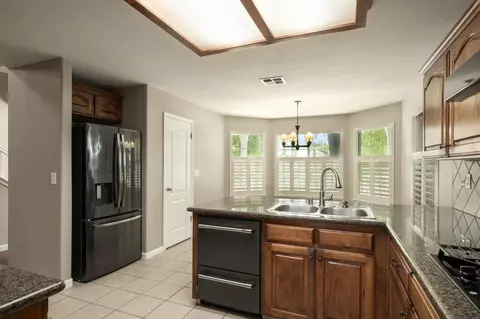 Kitchen - 147 Everglade Ave, Clovis, CA 93619 photo 4 of 4