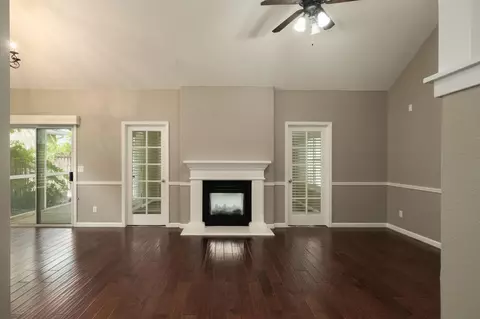 Living - 147 Everglade Ave, Clovis, CA 93619 photo 1 of 7