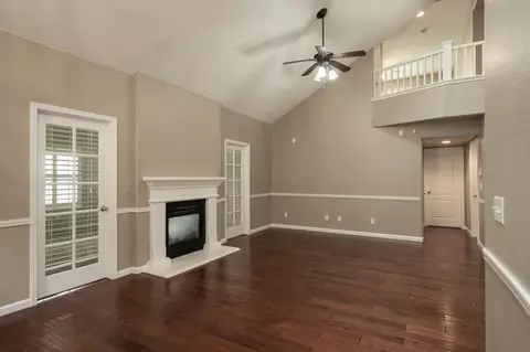 Living - 147 Everglade Ave, Clovis, CA 93619 photo 2 of 7