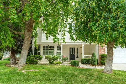 Exterior - 147 Everglade Ave, Clovis, CA 93619 photo 3 of 11