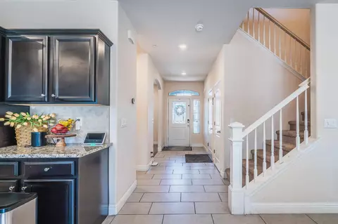 Entry Way - 4102 Duncan Ave, Clovis, CA 93619 photo 1 of 8