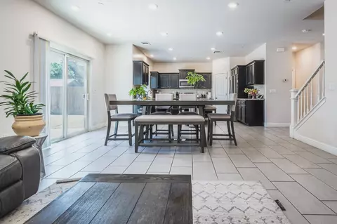 Entry Way - 4102 Duncan Ave, Clovis, CA 93619 photo 3 of 8