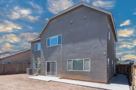 Exterior - 4102 Duncan Ave, Clovis, CA 93619 photo 5 of 6