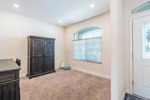 Entry Way - 4102 Duncan Ave, Clovis, CA 93619 photo 6 of 8