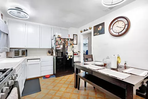 Kitchen - 2003 Dennis Dr, Selma, CA 93662 photo 2 of 2