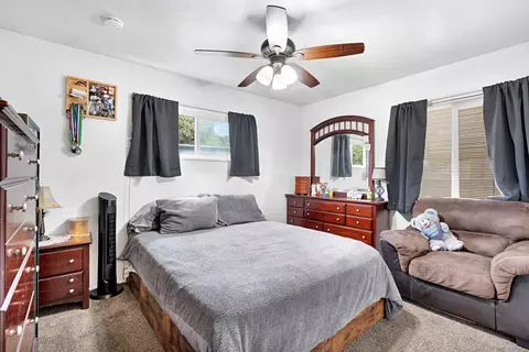 Bedroom - 2003 Dennis Dr, Selma, CA 93662 photo 2 of 2
