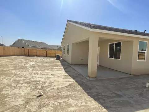 386 S Susan Ave, Kerman, CA 93630 photo 8