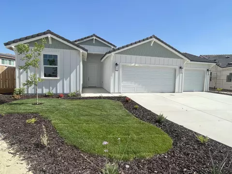 386 S Susan Ave, Kerman, CA 93630