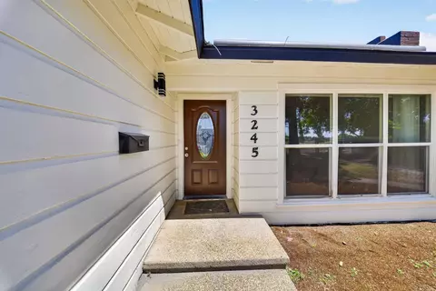 3245 E Gettysburg Ave, Fresno, CA 93726