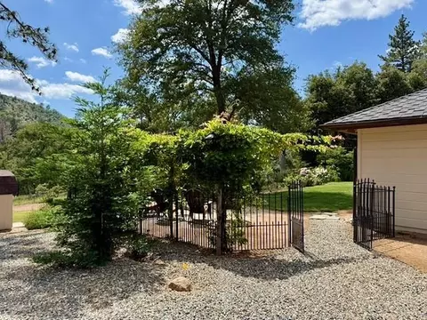 49389 Venado Ct, Coarsegold, CA 93614