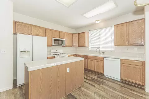Kitchen - 1948 Austin Ave, Clovis, CA 93611 photo 2 of 3