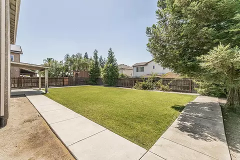 Exterior - 1948 Austin Ave, Clovis, CA 93611 photo 10 of 15