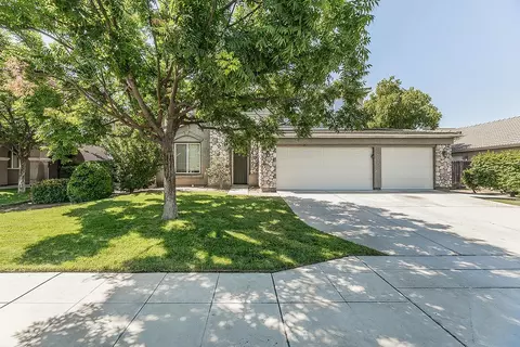 Exterior - 1948 Austin Ave, Clovis, CA 93611 photo 3 of 15