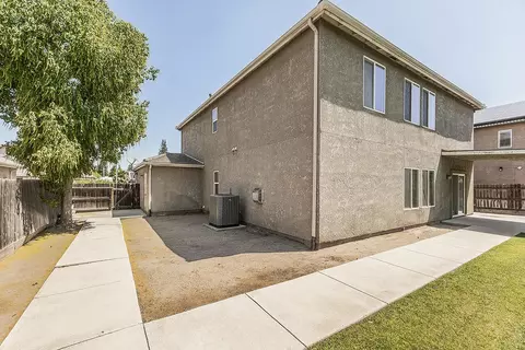 Exterior - 1948 Austin Ave, Clovis, CA 93611 photo 11 of 15