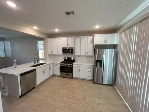 Kitchen - 224 Arbor Dr S, Madera, CA 93636 photo 2 of 2