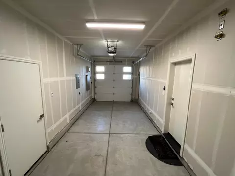 Entry Way - 224 Arbor Dr S, Madera, CA 93636 photo 3 of 3