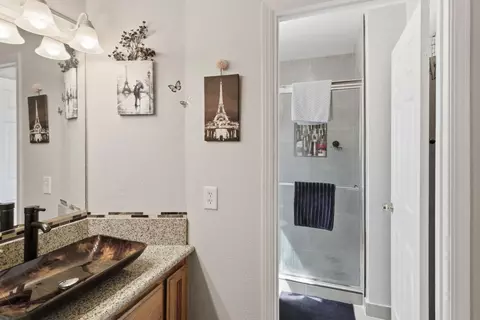 Bath - 1444 Nelson Blvd, Selma, CA 93662 photo 4 of 4