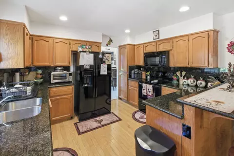 Kitchen - 1444 Nelson Blvd, Selma, CA 93662 photo 1 of 2