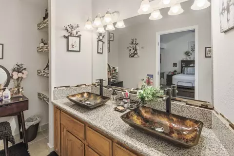 Bath - 1444 Nelson Blvd, Selma, CA 93662 photo 3 of 4