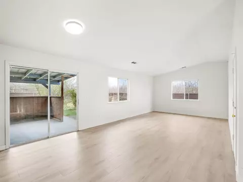 Living - 8552 Cairo Ave, Laton, CA 93242 photo 5 of 8