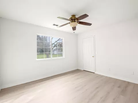 Bedroom - 8552 Cairo Ave, Laton, CA 93242 photo 3 of 6