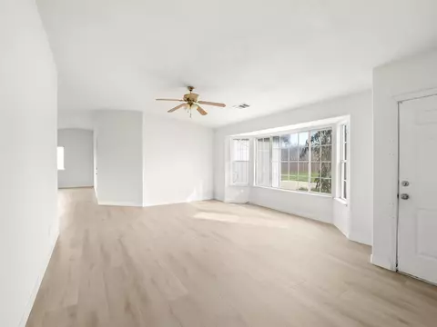 Living - 8552 Cairo Ave, Laton, CA 93242 photo 2 of 8