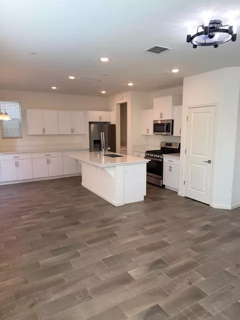 Kitchen - 2008 N Walling Ln, Clovis, CA 93619 photo 1 of 6