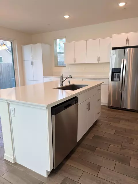 Kitchen - 2008 N Walling Ln, Clovis, CA 93619 photo 6 of 6