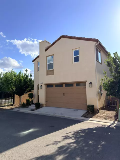 Exterior - 2008 N Walling Ln, Clovis, CA 93619 photo 8 of 11