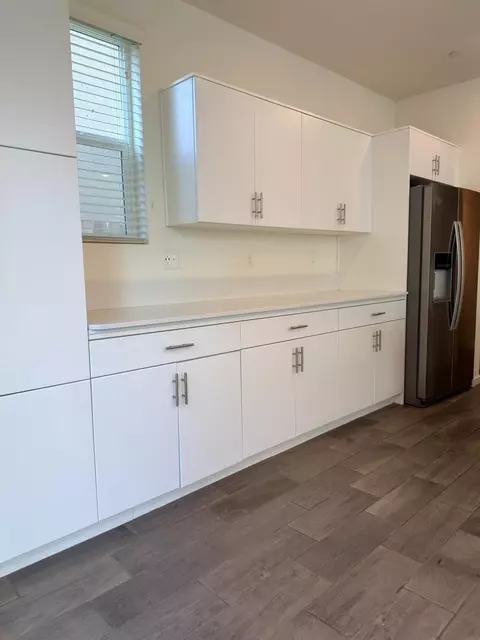 Kitchen - 2008 N Walling Ln, Clovis, CA 93619 photo 4 of 6