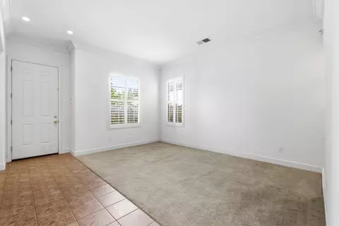 Living - 3063 Everglade Ave, Clovis, CA 93619 photo 1 of 8