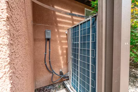 Exterior - 3063 Everglade Ave, Clovis, CA 93619 photo 6 of 12