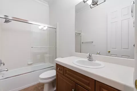 Bath - 3063 Everglade Ave, Clovis, CA 93619 photo 3 of 3