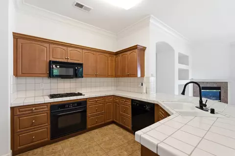 Kitchen - 3063 Everglade Ave, Clovis, CA 93619 photo 1 of 3