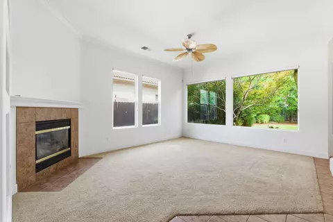 Living - 3063 Everglade Ave, Clovis, CA 93619 photo 5 of 8