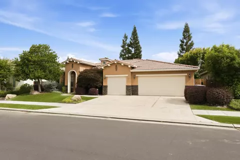 Exterior - 3063 Everglade Ave, Clovis, CA 93619 photo 10 of 12