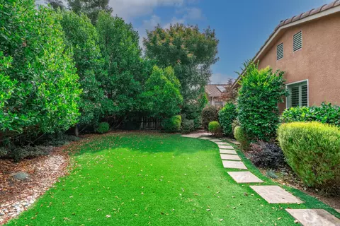 Exterior - 3063 Everglade Ave, Clovis, CA 93619 photo 2 of 12