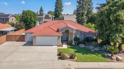 1275 Chennault Ave, Clovis, CA 93611