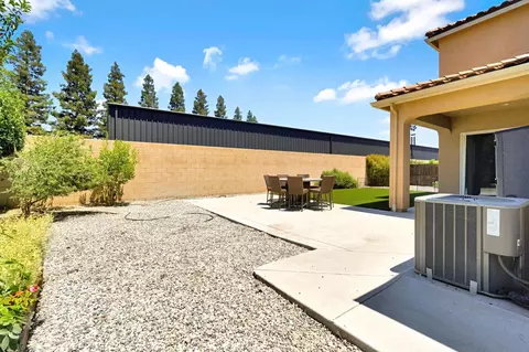 Exterior - 17 Polson Ave, Clovis, CA 93612 photo 5 of 6
