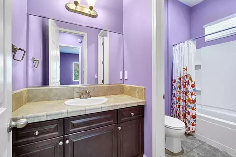 Bath - 17 Polson Ave, Clovis, CA 93612 photo 1 of 8
