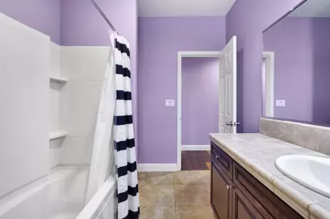 Bath - 17 Polson Ave, Clovis, CA 93612 photo 4 of 8