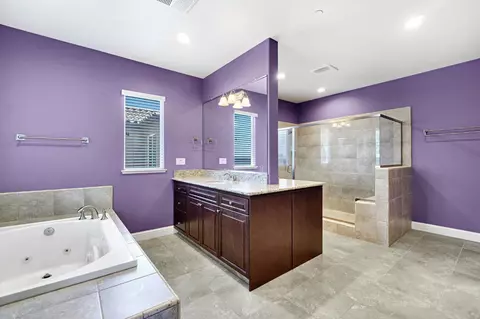 Bath - 17 Polson Ave, Clovis, CA 93612 photo 5 of 8