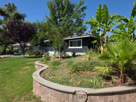 4857 N West Ave, Fresno, CA 93705