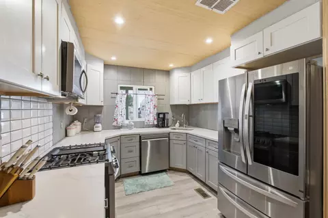 12846 NW Lacey Blvd #45, Hanford, CA 93230