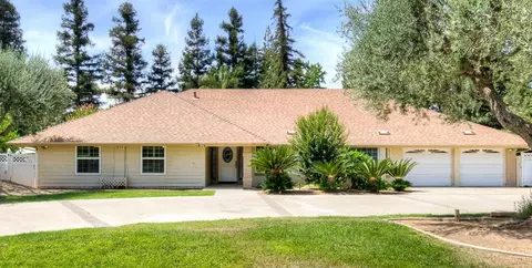 5612 Columbia Dr N, Fresno, CA 93727