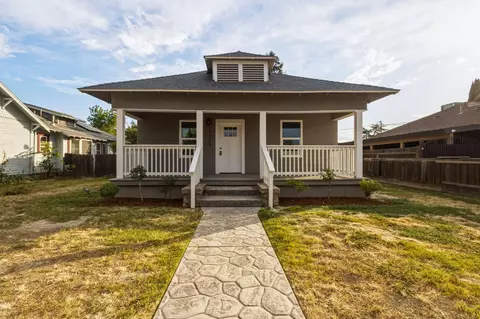 1127 J St, Reedley, CA 93654