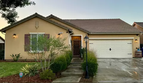 843 Bellis, Dinuba, CA 93618