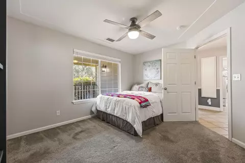 Bedroom - 21965 Oak Hill Ln, Clovis, CA 93619 photo 6 of 9