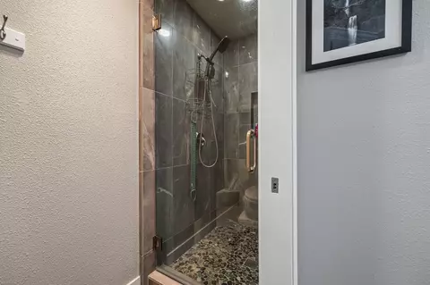 Bath - 21965 Oak Hill Ln, Clovis, CA 93619 photo 1 of 1