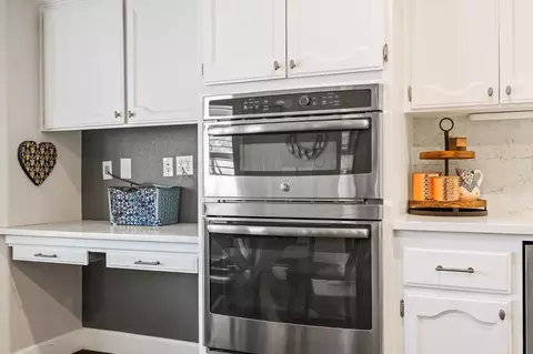 Kitchen - 21965 Oak Hill Ln, Clovis, CA 93619 photo 8 of 9